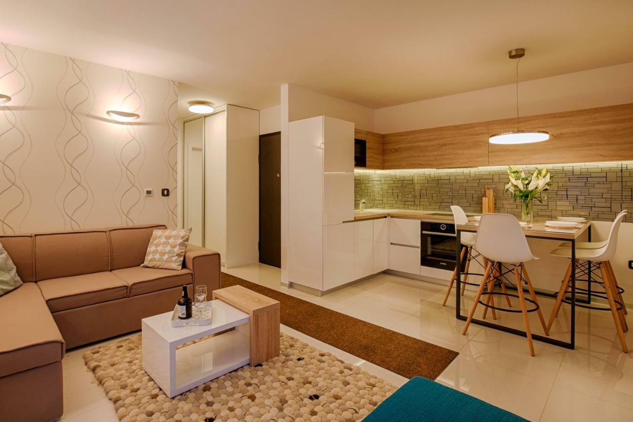 Deluxe New Apartments - Few Steps From The Beach - Luxury Holiday With Style - By Traveler Tourist Agency Krk Krk Town Exteriér fotografie