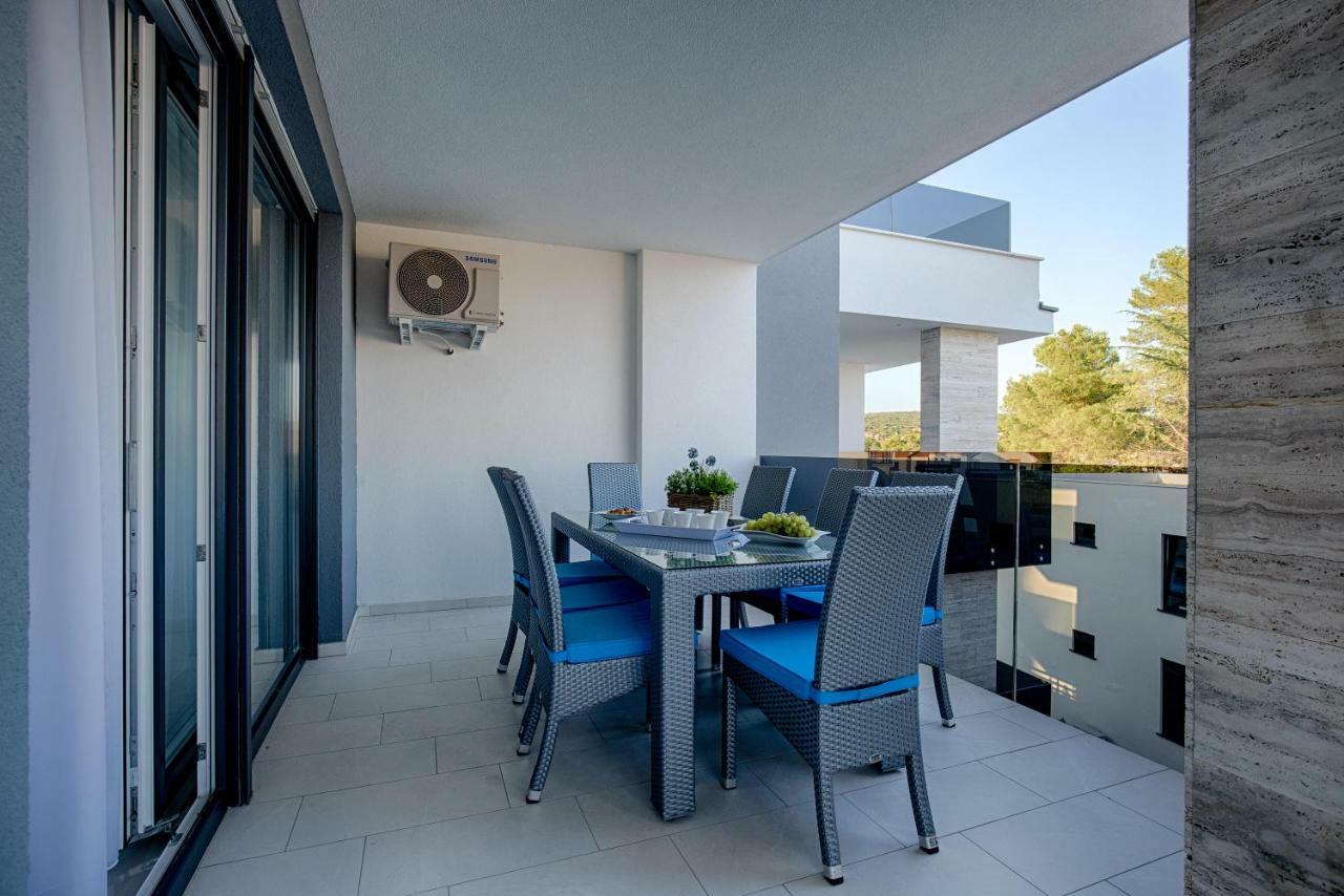 Deluxe New Apartments - Few Steps From The Beach - Luxury Holiday With Style - By Traveler Tourist Agency Krk Krk Town Exteriér fotografie