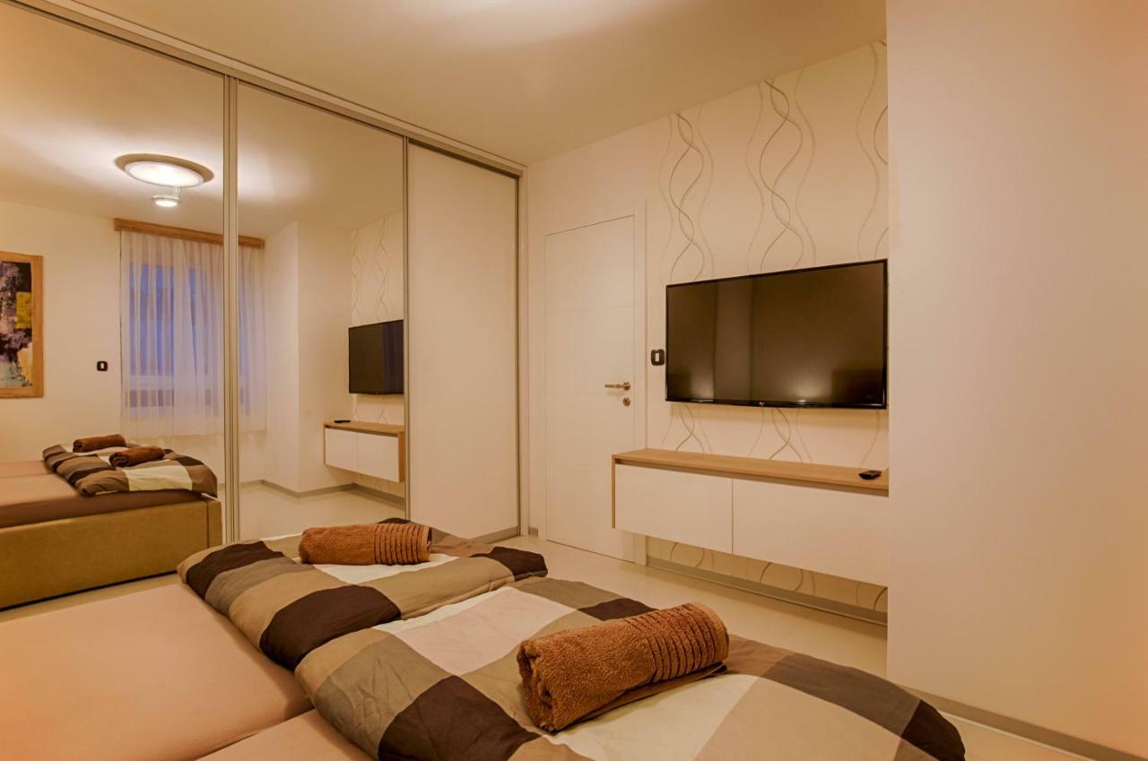 Deluxe New Apartments - Few Steps From The Beach - Luxury Holiday With Style - By Traveler Tourist Agency Krk Krk Town Exteriér fotografie