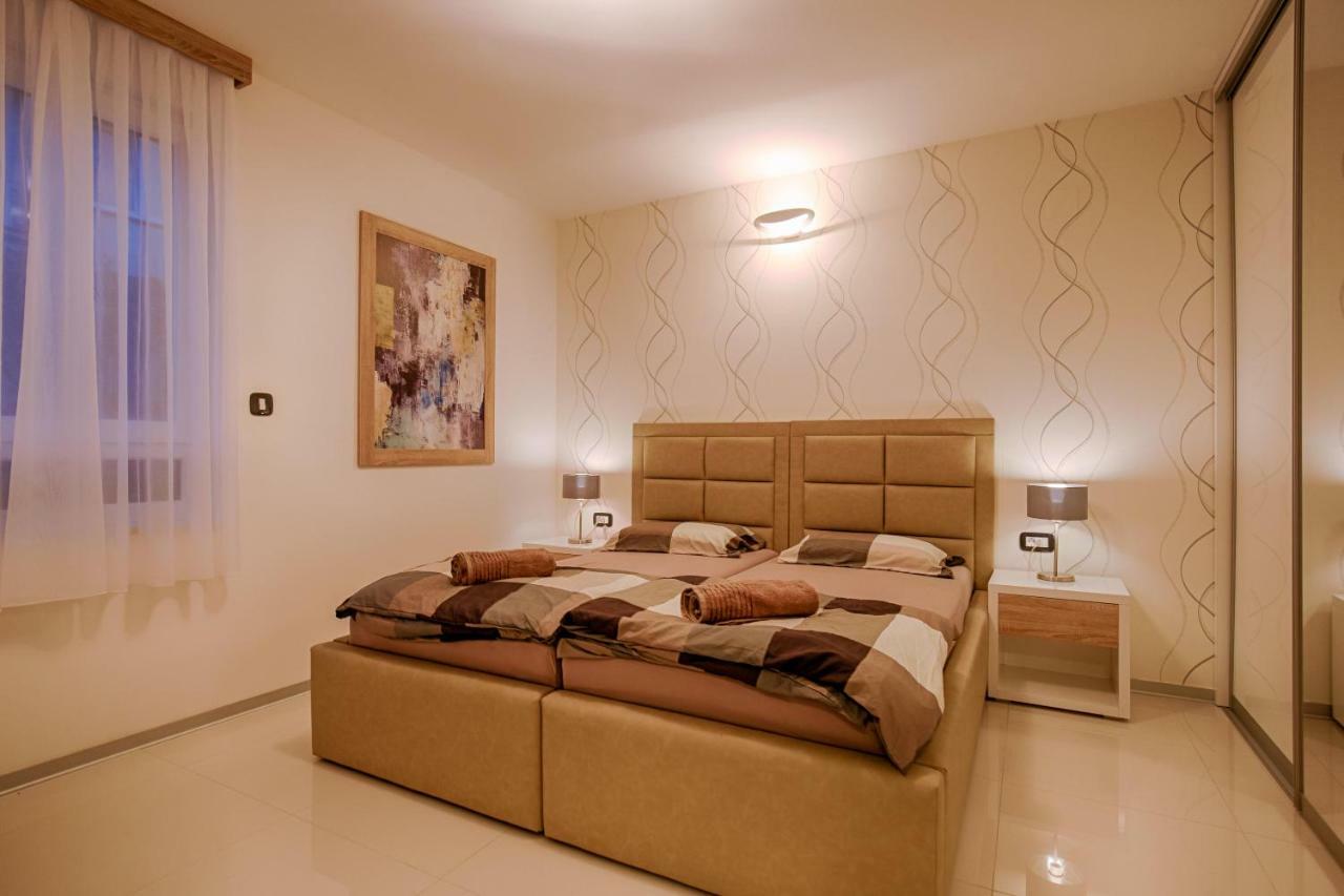 Deluxe New Apartments - Few Steps From The Beach - Luxury Holiday With Style - By Traveler Tourist Agency Krk Krk Town Exteriér fotografie
